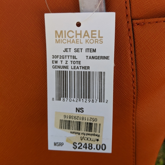 Michael Kors Jet Set Saffiano Tote - Picture 8 of 11